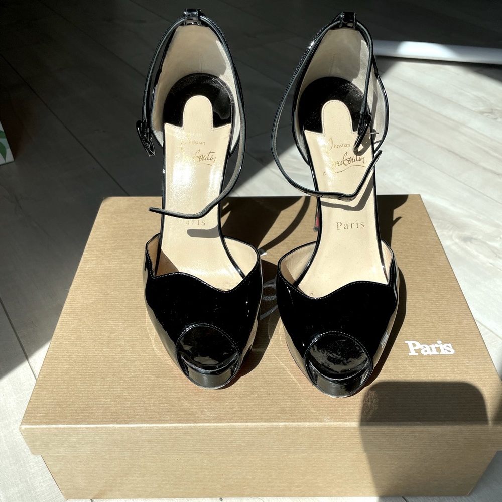 Authentic -Christian Louboutin -Aketata 120 Patent